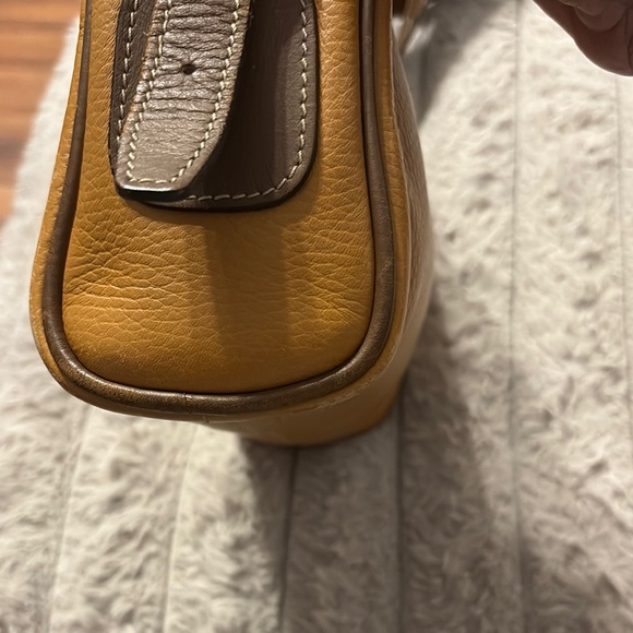 Loewe Tan Leather Shoulder Bag - Picture 6 of 17
